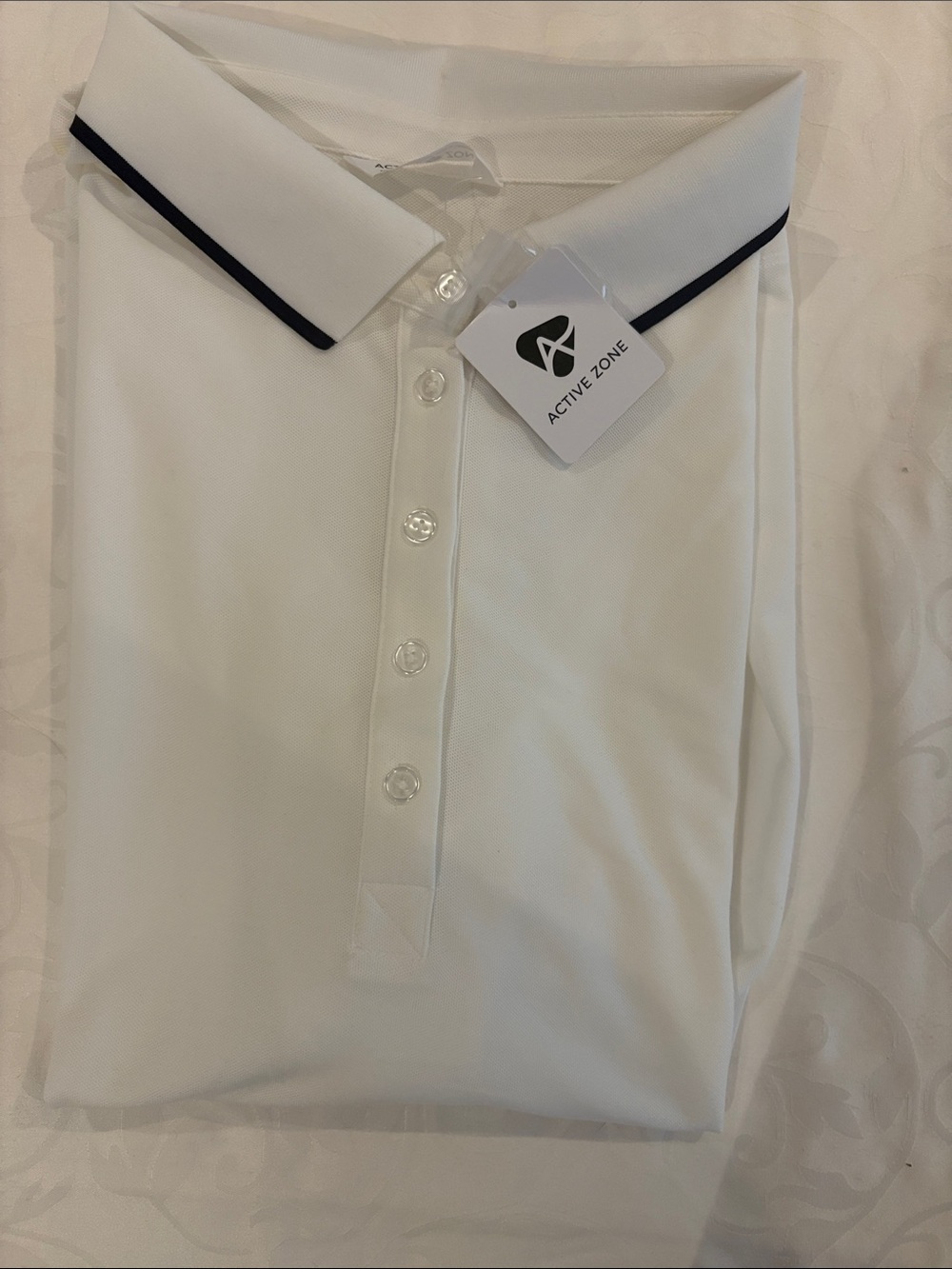 Ladies White sleeveless polo top with collar. Golf or tennis tennis 4xl